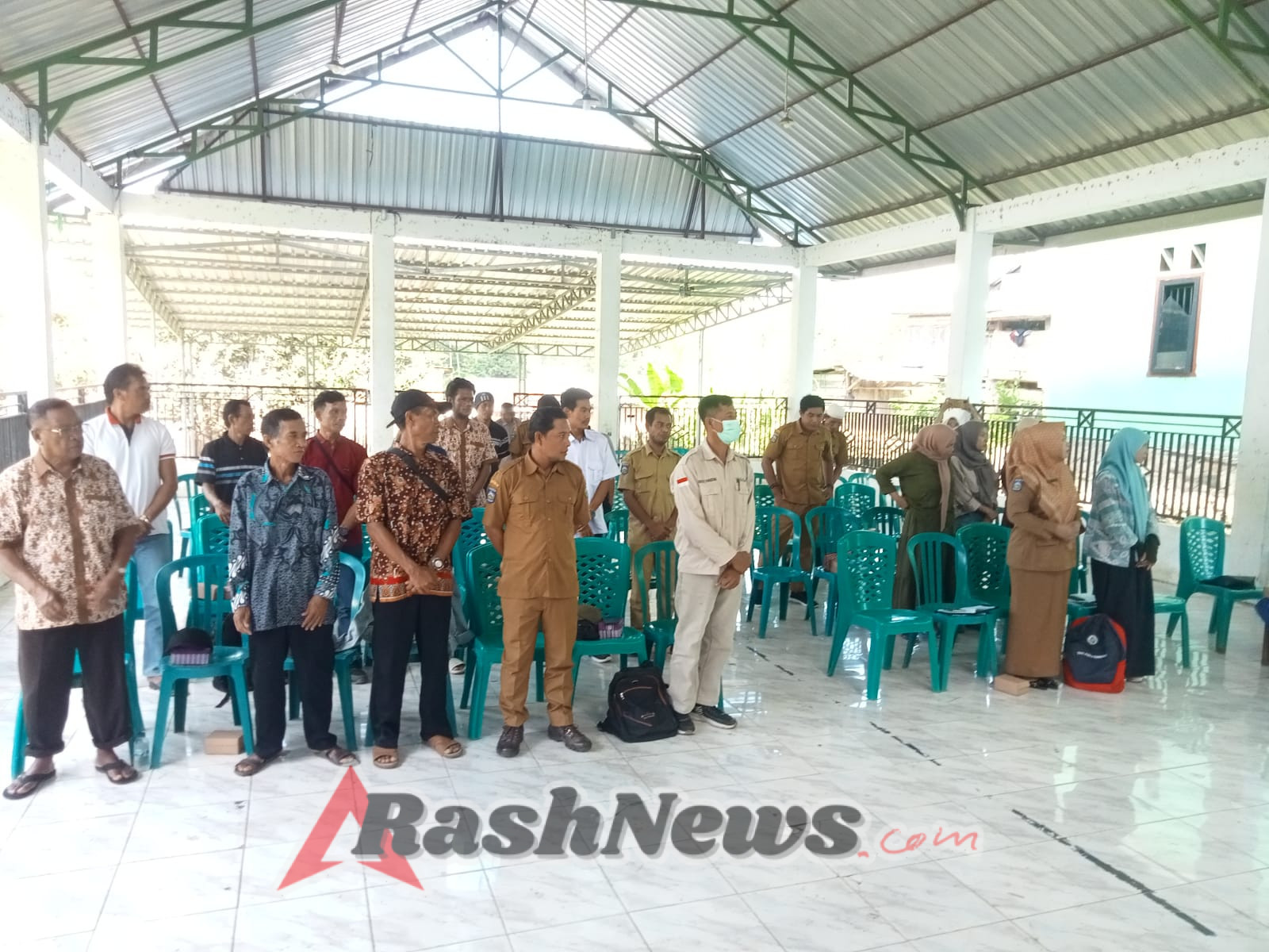 ‎Babinsa Koramil 1607-03/Ropang Aktif Dampingi Musdes, Perkuat Ketahanan Wilayah dan Pemberdayaan Warga