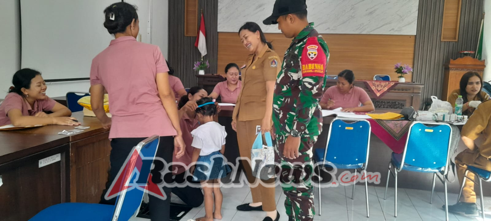 Babinsa Selisihan Tetap Konsisten Pantau Kesehatan Balita Melalui Posyandu