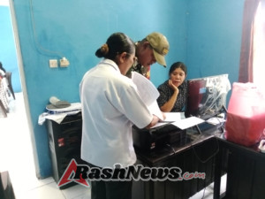 Sinergi TNI dan Instansi Sipil, Babinsa Ende Lakukan Puldatater di Kantor BKKBN