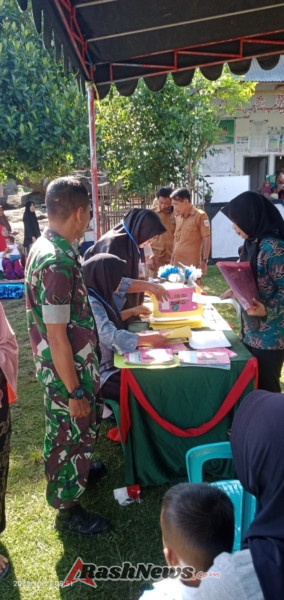 Babinsa Bersama Pihak Pemerintah Desa Laksanakan Sosialisasi Terkait Buku Tabungan Dan KKS 2025.