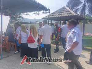 Sinergi Pemerintah dan TNI Dukung Suksesnya Lomba Posyandu Gotong Royong Di Desa Mantun.