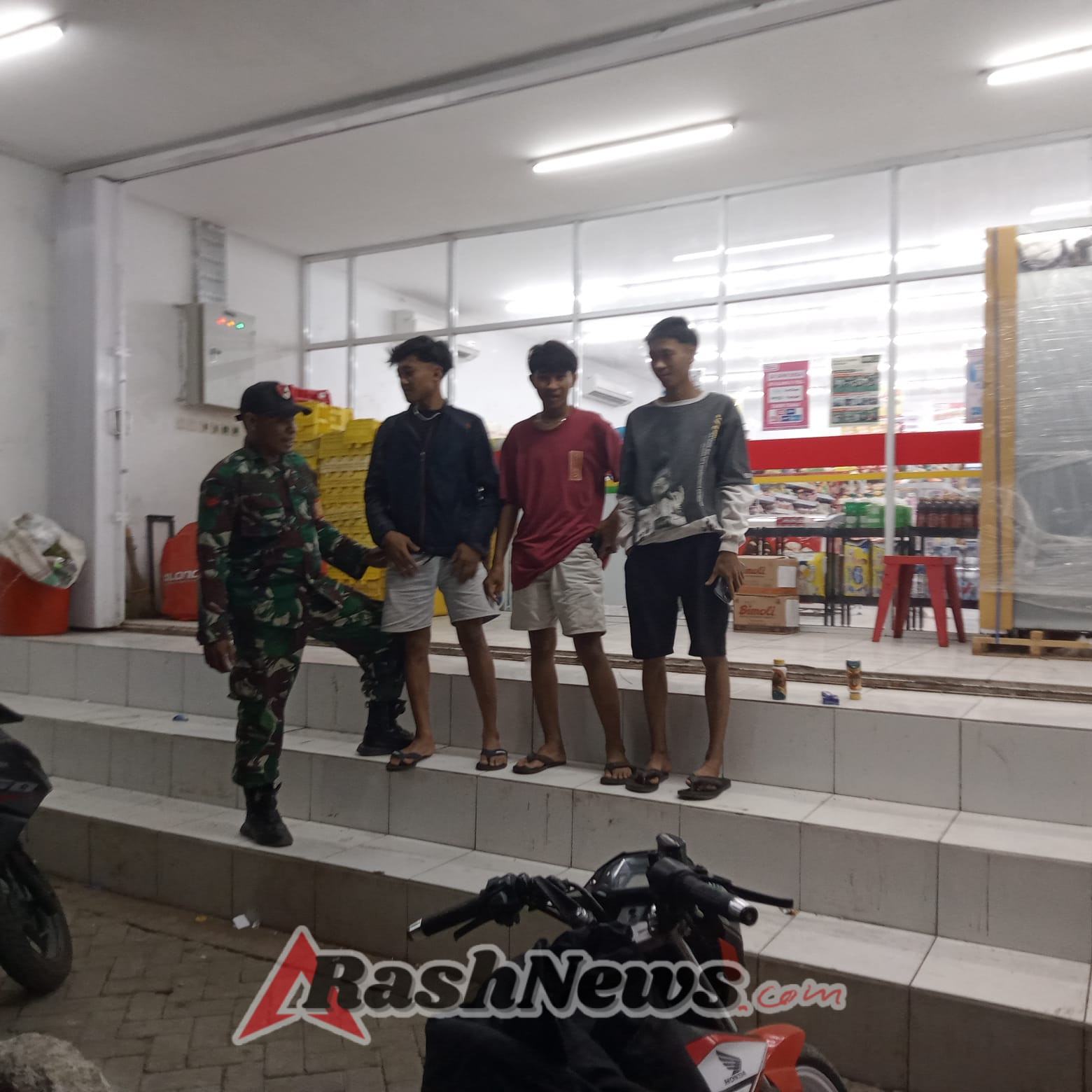 ‎TNI Koramil Ropang Aktif Lakukan Patroli Malam Wujudkan Wilayah Aman dan Kondusif