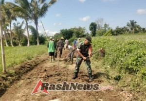 Babinsa dan Masyarakat Wongaya Gede Kompak Dalam Kerja Bakti Pembuatan Jalan Subak Bedugul