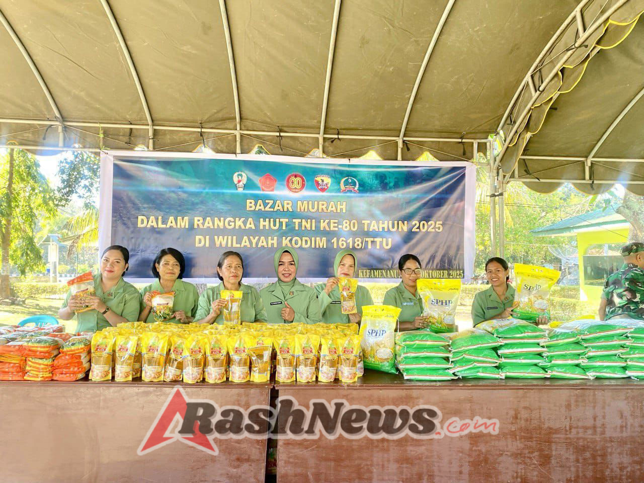 Meriah dan Bermanfaat, Bazar Murah Kodim 1618/TTU Warnai HUT TNI Ke-80
