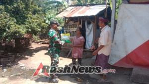 Bersama Rakyat TNI Kuat, Babinsa Seririt Ringankan Beban Hidup Lansia Kurang Mampu