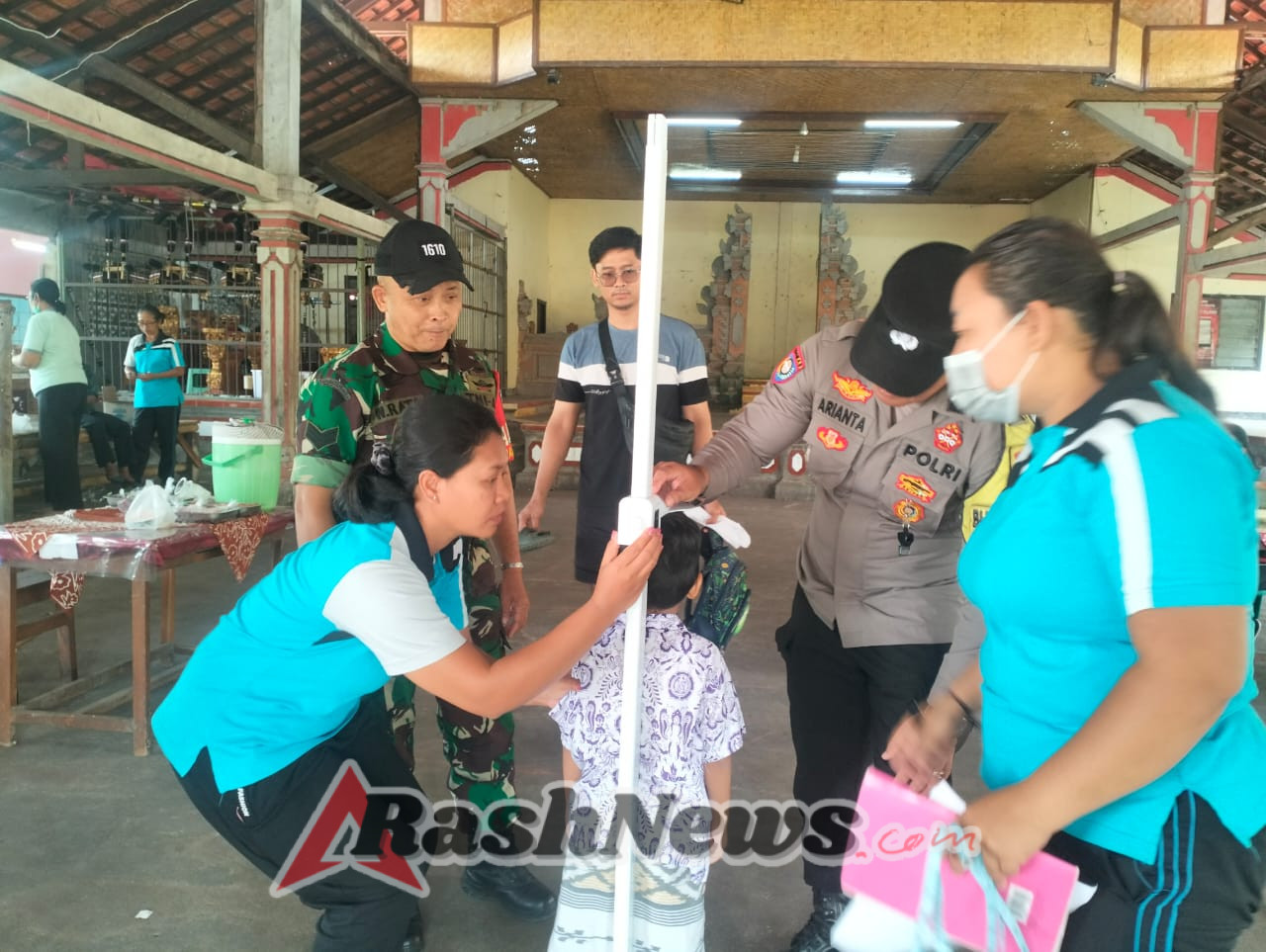 Wujudkan Balita Sehat, Babinsa Bakas Ajak Warga Manfaatkan Posyandu Dengan Optimal