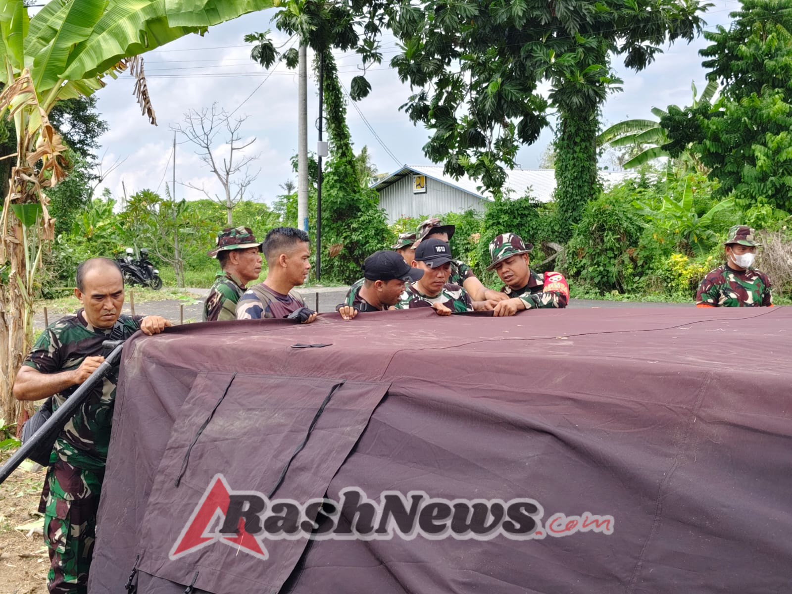 Gelar Gotong Royong, Dandim Klungkung Tegaskan Lahan  Koperasi Desa Merah Putih Di Desa Jumpai Siap