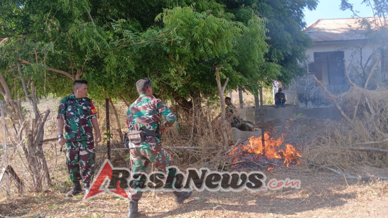 Dua Tim Posramil Wera Bersihkan Lahan Yon TP di Dusun Pruga dan Dusun Toronaru