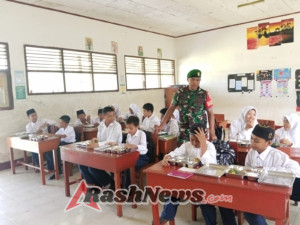 Pendampingan Babinsa Pastikan Program Makan Sehat Bergizi Berjalan Lancar di Desa Belo