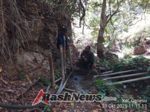 TNI Manunggal Air, Babinsa Oenesu Peduli Akses Air Bersih