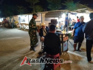 ‎Babinsa Perigi Laksanakan Patroli Malam di Pelabuhan Kayangan Jaga Kamtibmas dan Kebersihan Lingkungan