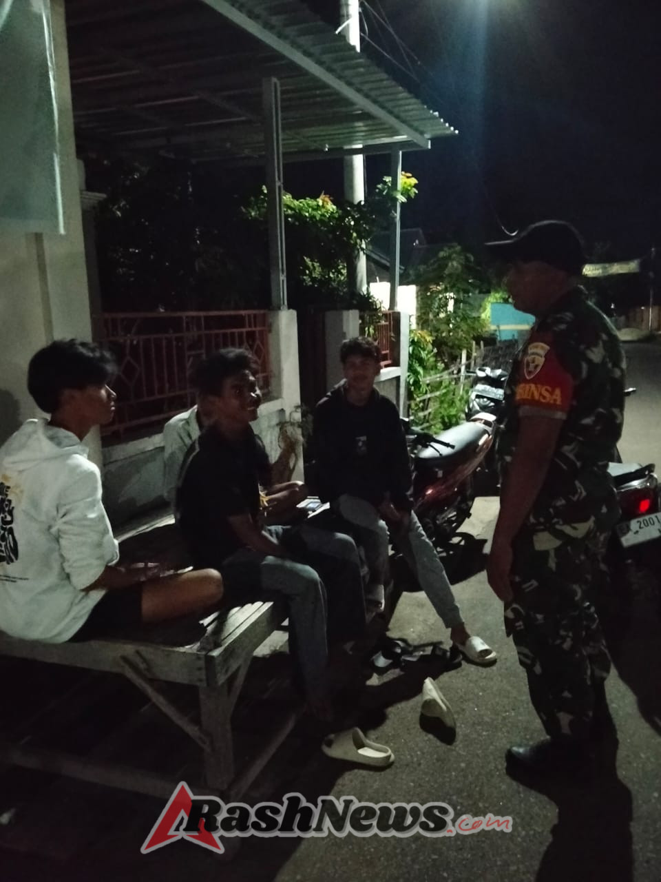 ‎Koramil 1607-09/Utan Rhee Laksanakan Patroli Malam Jaga Kondusivitas Wilayah