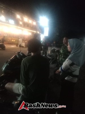 ‎Babinsa Sembalun Gelar Patroli Malam di Sekitar Res Area untuk Jaga Keamanan Wilayah