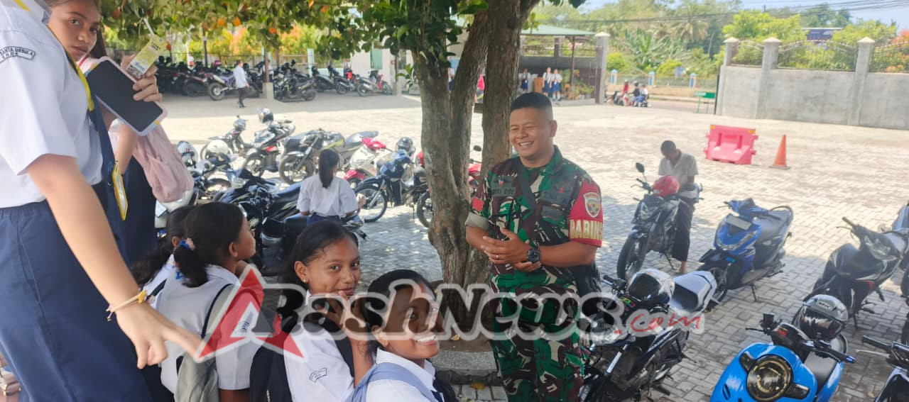 Kodim 1602/Ende Perkuat Kemanunggalan TNI-Rakyat Lewat Kegiatan Komsos dengan Pelajar