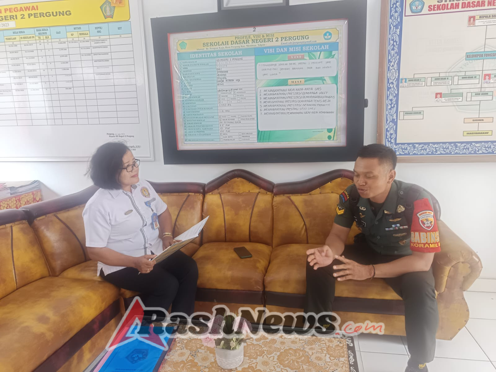 Babinsa dan Kepala Sekolah SDN 2 Pergung Bangun Benteng Moral untuk Tangkal Tindak Kekerasan di Sekolah