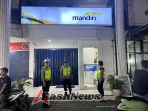 Ciptakan Keamanan, Polsek Selemadeg Gelar Patroli”Blue Light” Malam Hari
