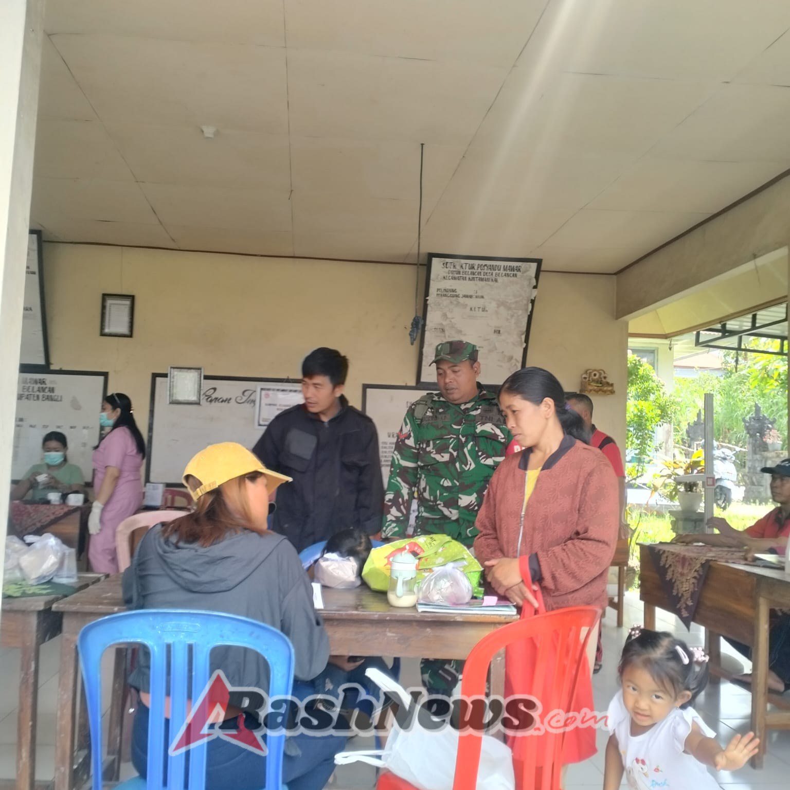 Babinsa Desa Belancan Hadiri Kegiatan Posyandu Balita, Lansia, dan Poswindu di Banjar Bukih