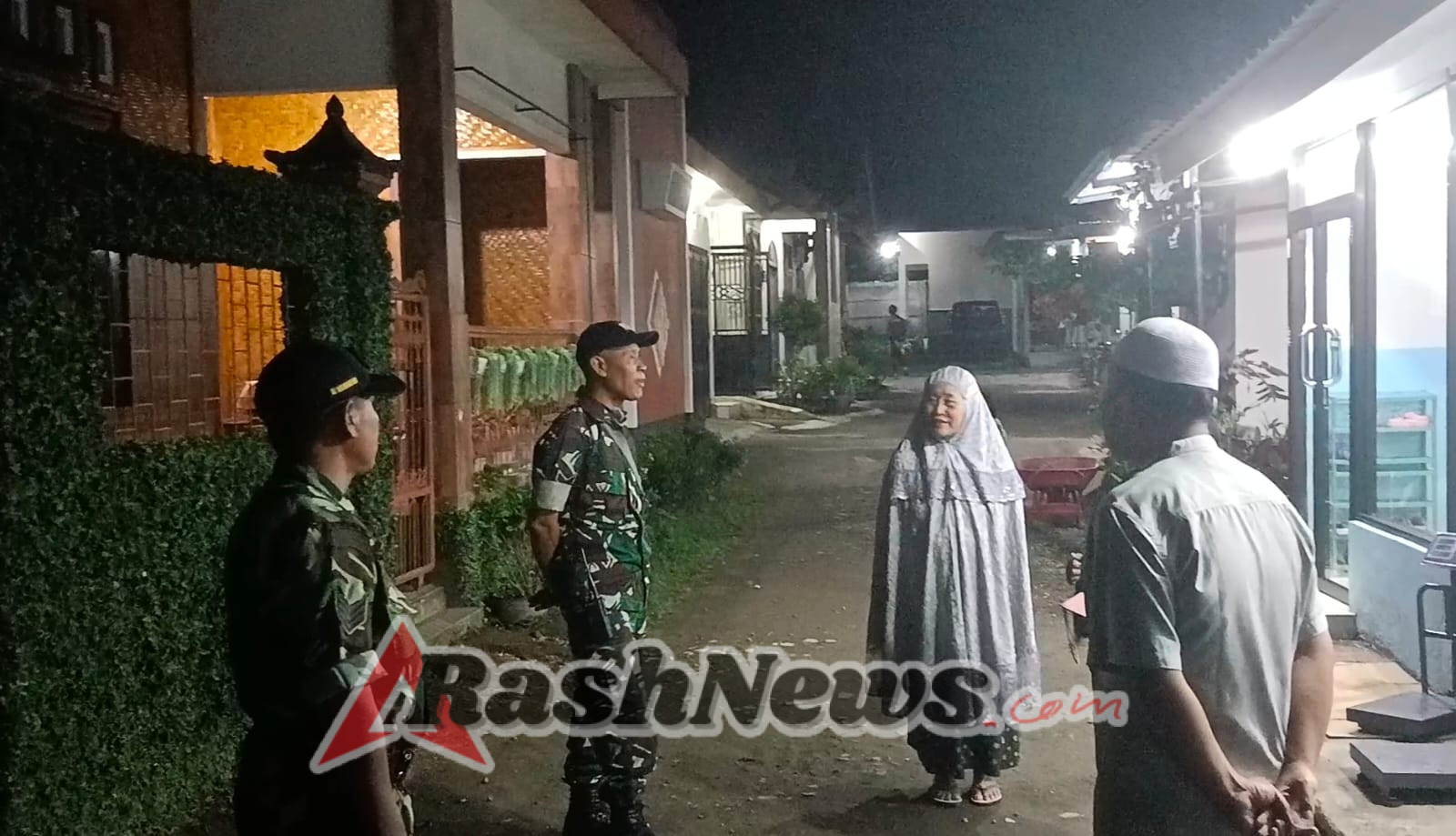 ‎Sinergitas TNI dan Warga Desa Gelora Wujudkan Kondisi Wilayah yang Kondusif