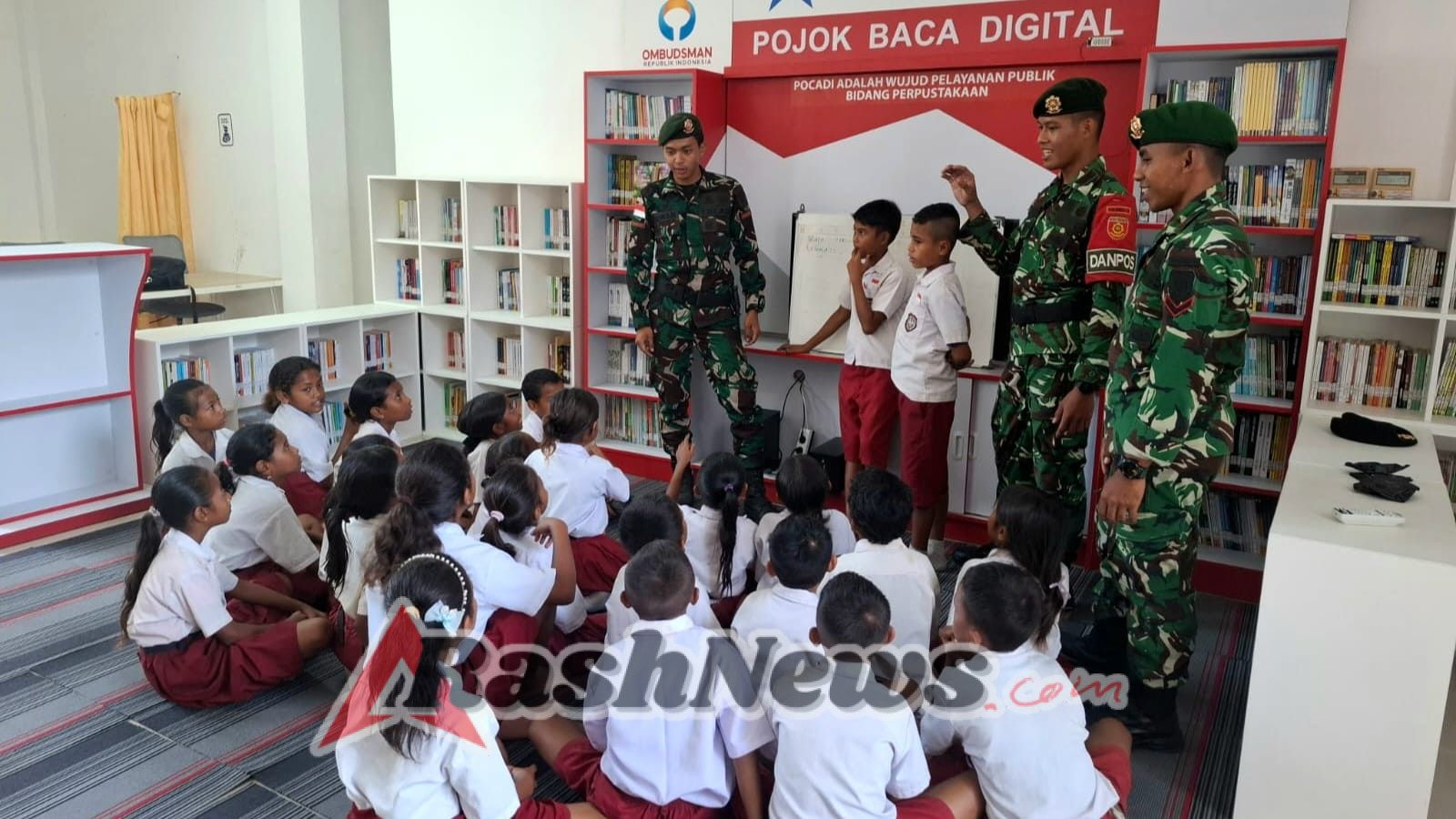 Satgas Pamtas Yonarmed 12 Kostrad Didik Generasi Perbatasan: Ajar Bahasa Inggris dan Komputer di PLBN Motamasin