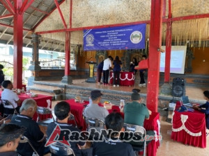 Babinsa Lembean Dukung Kegiatan KKN-T Universitas Udayana melalui Kehadiran pada Acara Penyerahan Mahasiswa