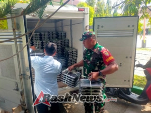 Pembagian Makan Bergizi Gratis Dilaksanakan Bertahap, Babinsa Pastikan Nutrisi Anak Didik Terpenuhi