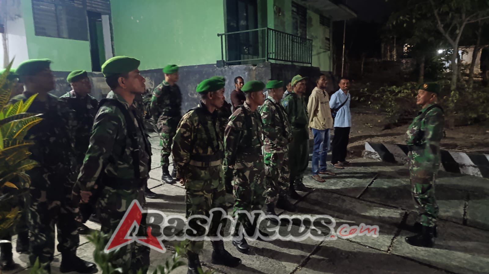 TNI dan Warga Amarasi Gelar Patroli Mandiri Tertib Aman