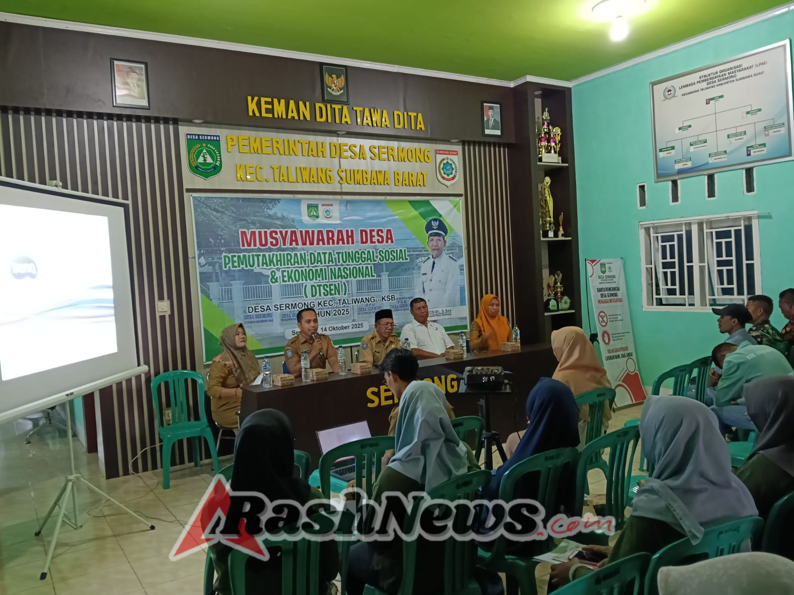 Kegiatan DTSEN di Desa Sermong Berjalan Lancar, Babinsa Pastikan Situasi Aman dan Kondusif