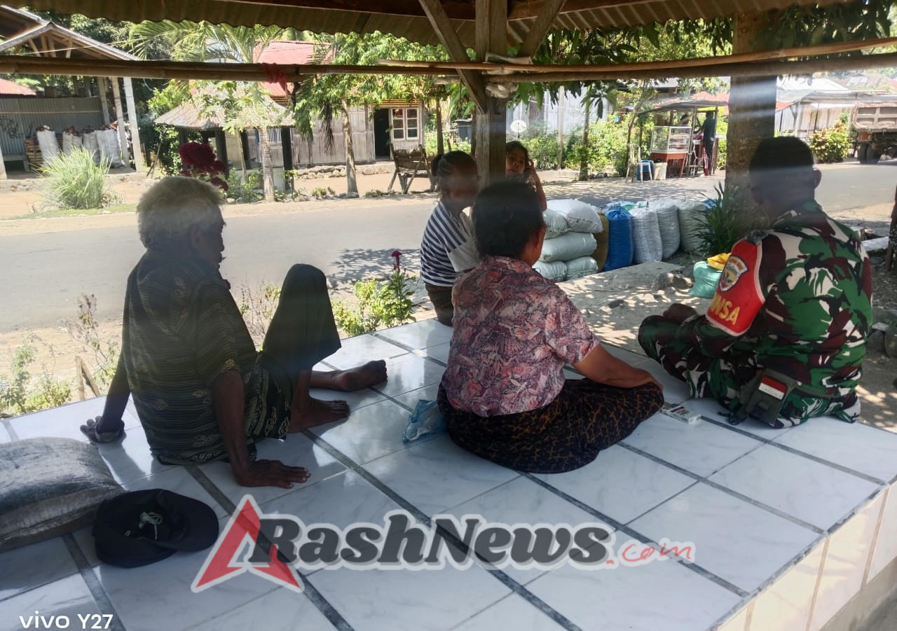 Babinsa Kodim 1602/Ende Aktif Jaga Keamanan dan Kesehatan Lingkungan di Desa Binaan