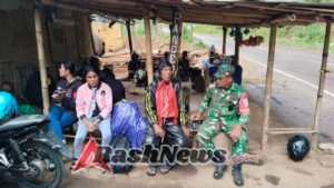 Babinsa Nuaone Laksanakan Monitoring dan Komsos, Warga Sambut Positif Kehadiran TNI