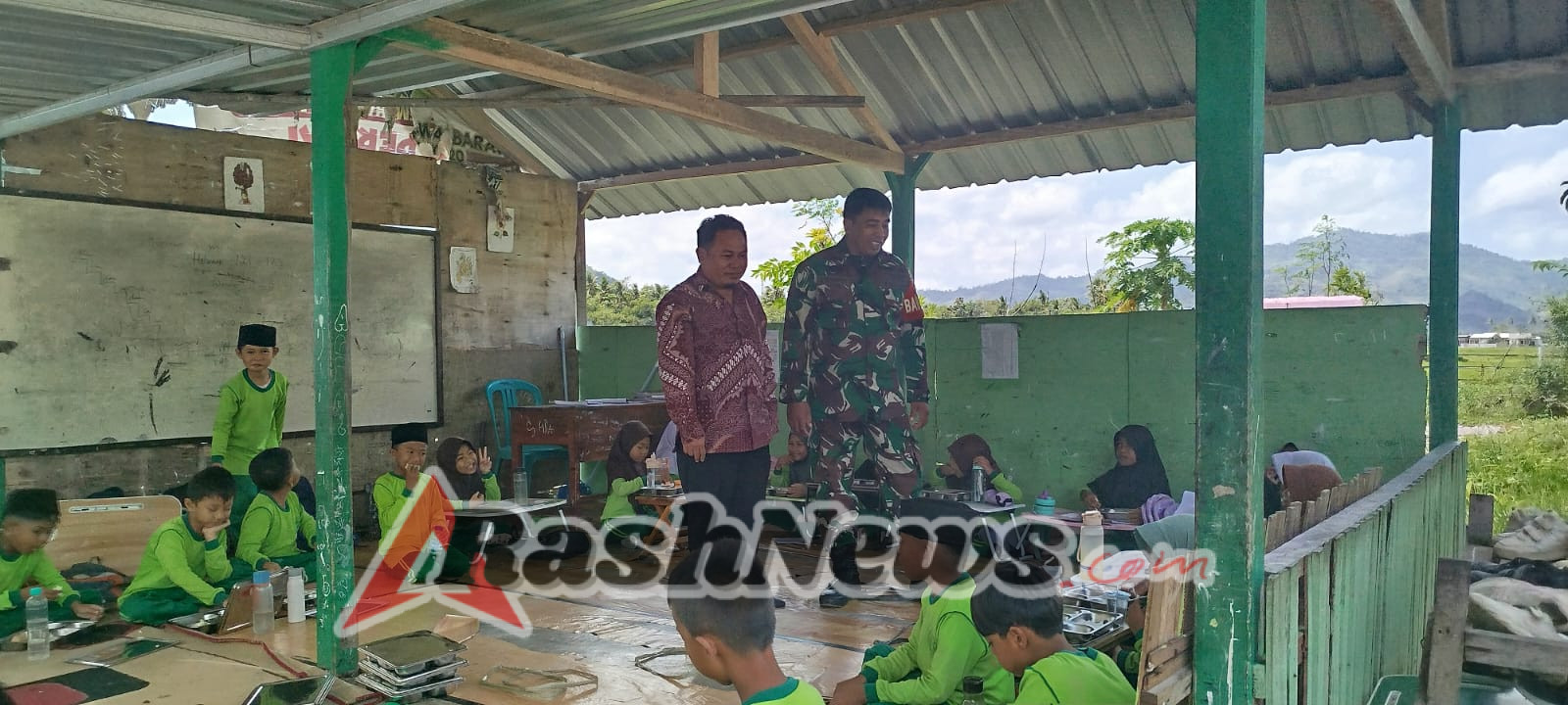 Babinsa Menala Jadi Teladan Kepedulian Gizi Anak Melalui Program MSG