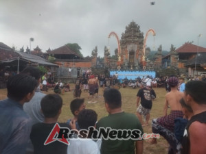 Babinsa 1623-01/Karangasem turut amankan Gebug Ende Seraya Culture Festival Tahun 2025 dan Pameran UMKM.