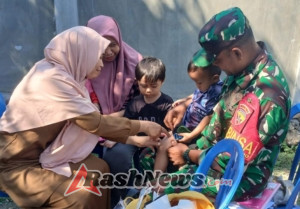 Kehadiran Babinsa di Posyandu, Bukti Kepedulian TNI pada Kesehatan Warga