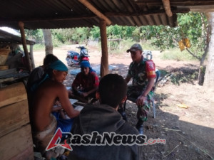 Babinsa Koramil 1628-04/Poto Tano Aktif Pantau Kondisi Wilayah Binaan