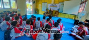 Tingkatkan Disiplin dan Cinta Tanah Air, Anggota Koramil 1609-08/Gerokgak Gembleng Siswa SMP Miftahjul Ulum Patas dengan PBB dan Wawasan Kebangsaan