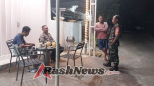 ‎Babinsa Pijot Utara Ajak Warga Jaga Keamanan dan Kerukunan Lewat Patroli Malam