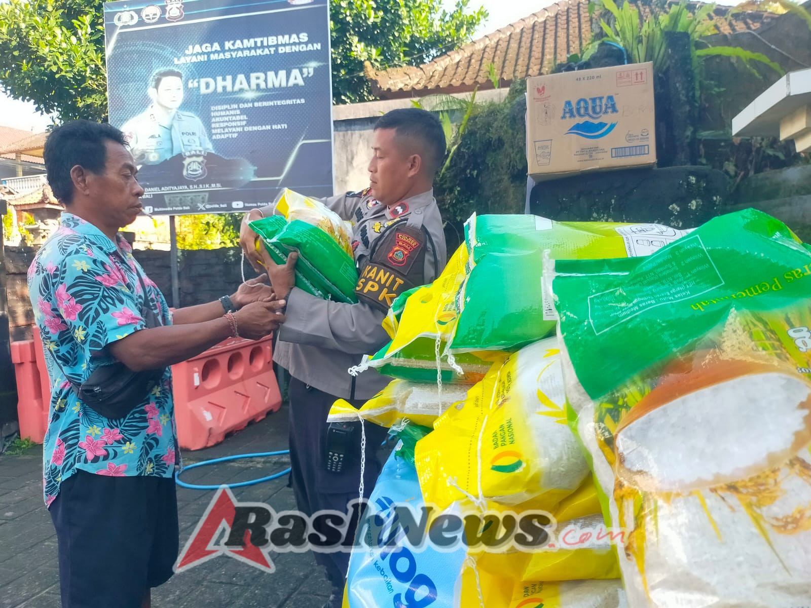 Polsek Marga Kembali Menyalurkan Pangan Beras SPHP Murah Untuk Warga Masyarakat