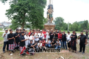 Bupati Sanjaya Tinjau Pemasangan Patung Bhairawa Bhairawi di Graha Yadnya, Tegaskan Komitmen Lestarikan Budaya Lokal