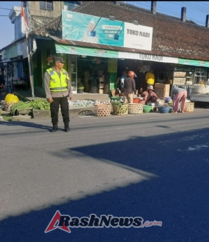 Cegah terjadinya kemacetan dan laka lantas, Personil Polsek Penebel melaksanakan Strong Point pagi