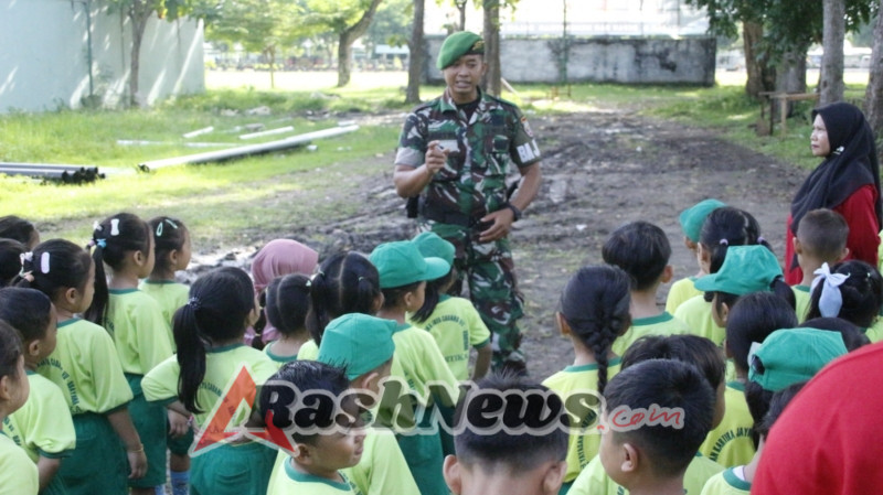 SEMARAK BERKEBUN, YONIF 742/SWY AJAK ANAK TK KARTIKA VII-11 MATARAM UNTUK PEDULI LINGKUNGAN