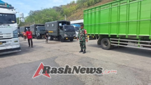 Serda Beni Eka Saputra Kawal Keamanan Pelabuhan Poto Tano pada Akhir Pekan