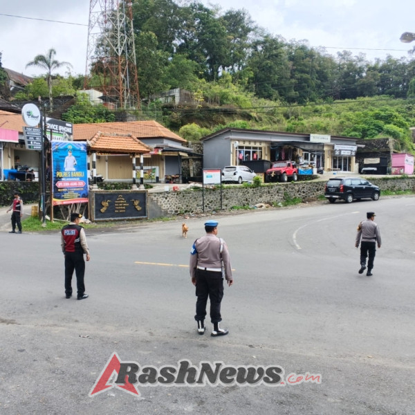 Antisipasi Lonjakan Pengunjung, Personel Polres Bangli Laksanakan Pengamanan dan Pengaturan Lalu Lintas di Obyek Wisata Penelokan Kintamani