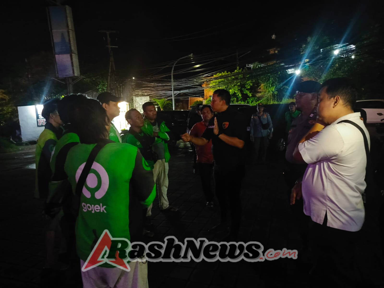 Polsek Kuta Utara Bersama Instansi Terkait Kembali Tertibkan Ojek Online Di Jalan Raya Petitenget