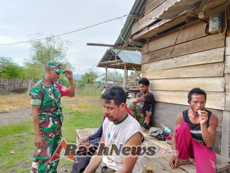 Tingkatkan Kesadaran Warga, Babinsa Nanga Karra Lakukan Komsos di Dusun Sorinaa
