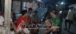 Serda Lalu Rupawan Pimpin Patroli Malam, Koramil Seteluk Pastikan Keamanan Warga