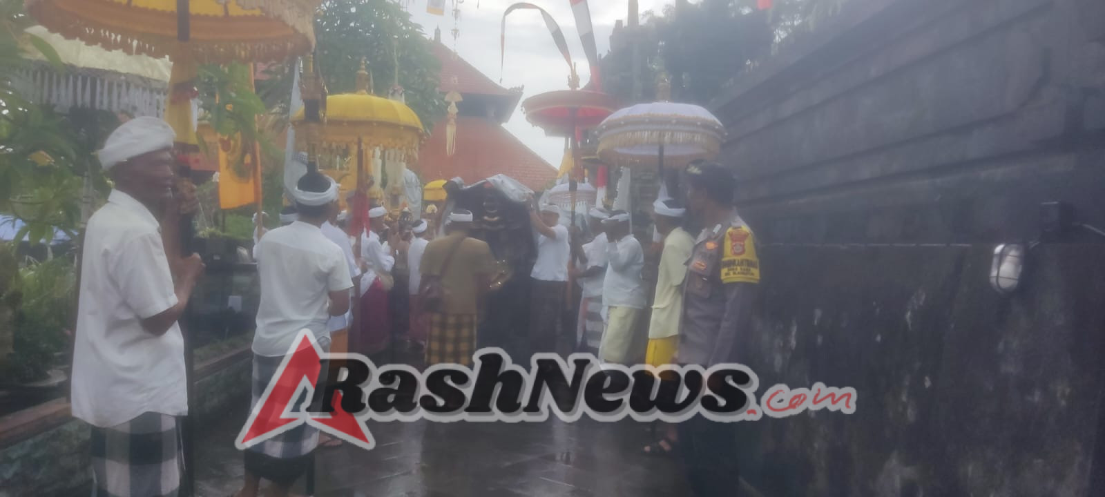 Polsek Blahbatuh Hadir Dalam Mengamankan Upacara Keagamaan Masyarakat