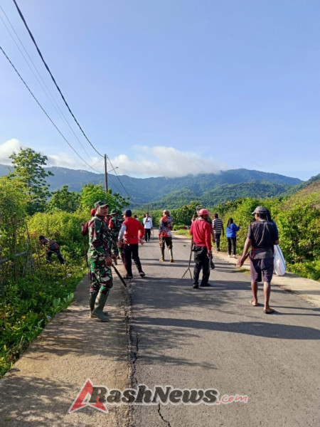Gotong Royong Bersama Koramil 1628-05/Jereweh Dan Forkompincam, Desa Belo Optimalkan Persiapan Posyandu Tingkat Provinsi
