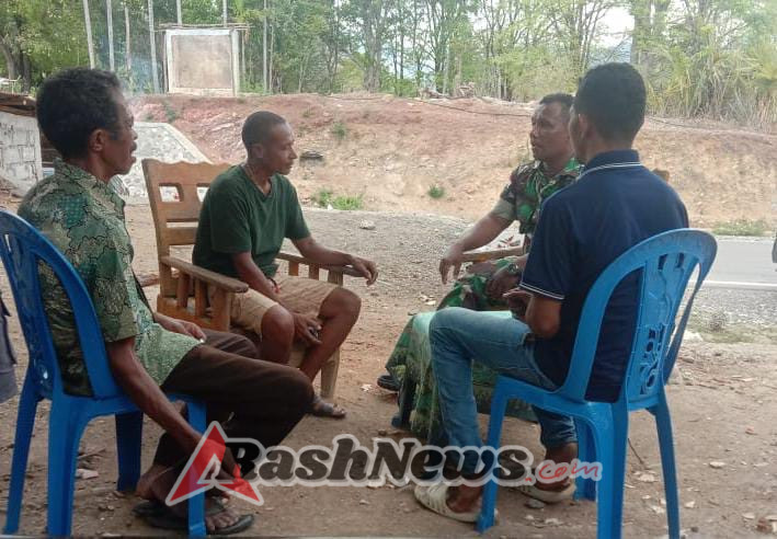 Komsos Babinsa di Desa Tasinifu, Wujud Kepedulian TNI terhadap Keamanan Desa