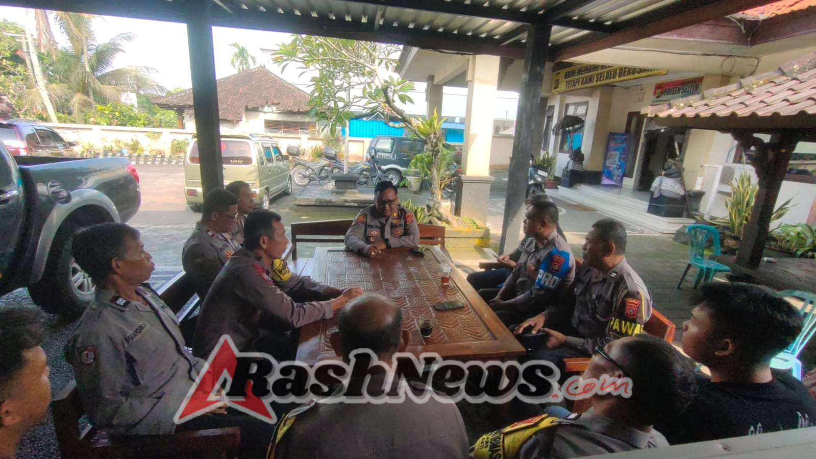 Kapolsek Seltim pimpin Anev dan Meneruskan Perintah serta Penekanan Pimpinan pada saat Jam Pimpinan kepada Personil Polsek Seltim Polres Tabanan