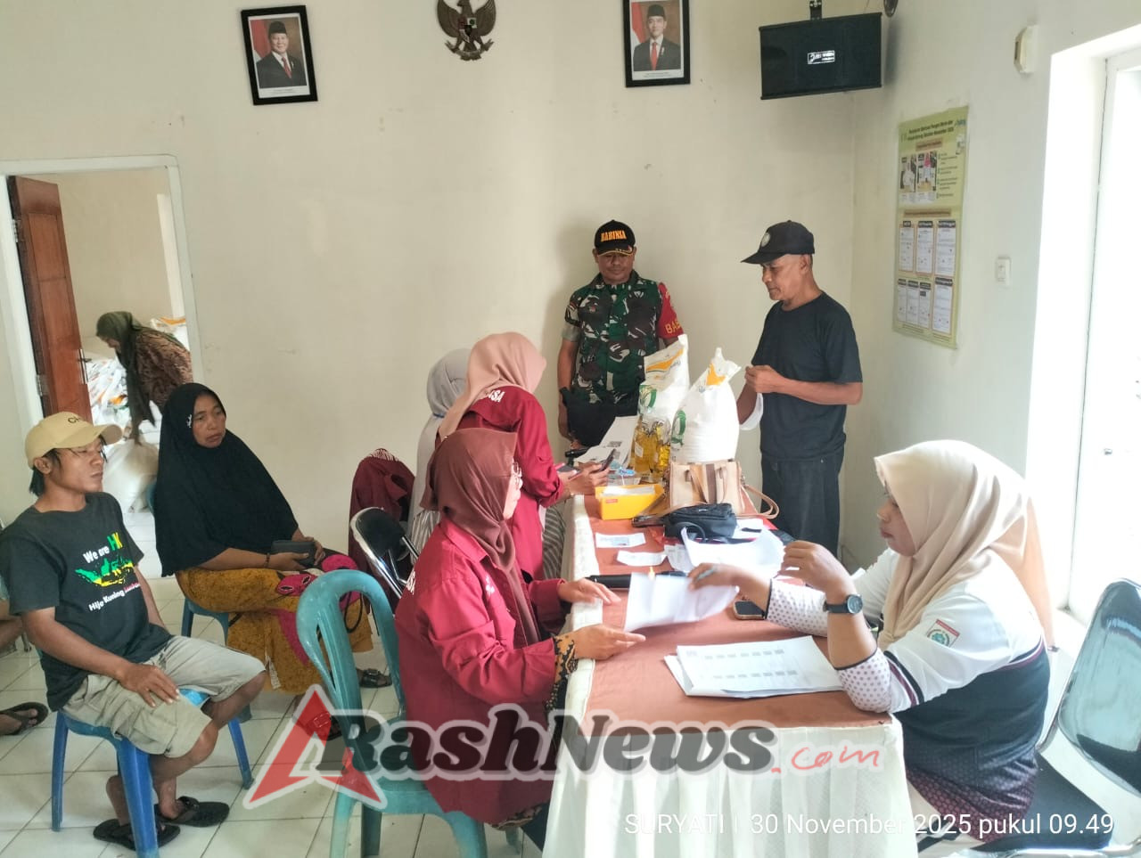 Serda Syarifuddin Kawal Penyaluran Beras dan Minyak Goreng di Kelurahan Dalam