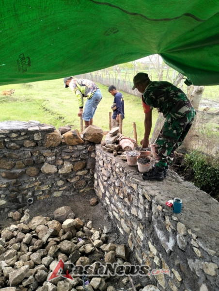 Pererat Kebersamaan, Babinsa Tanju Gelar Komsos dan Pantau Kondisi Wilayah